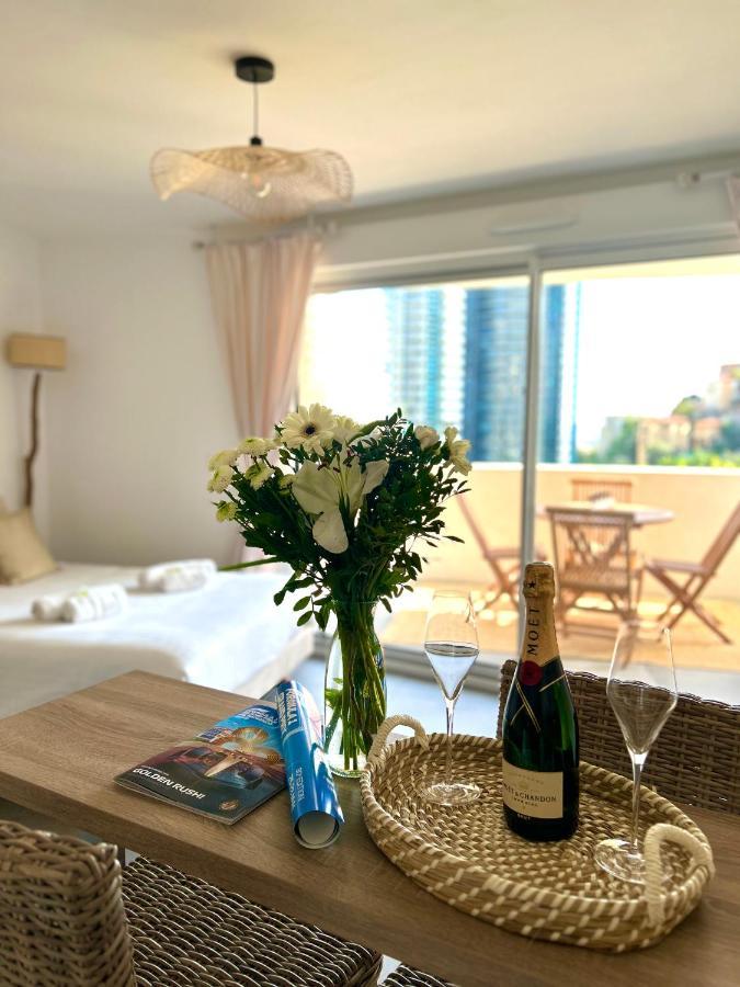 Luxueux Studio Neuf - Frontiere Monaco - Piscine - Parking Prive Εξωτερικό φωτογραφία